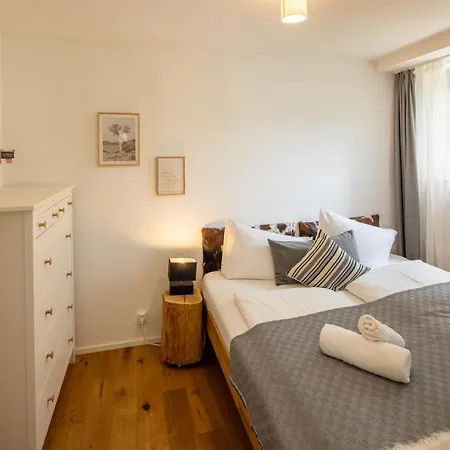 Waldlounge - Gartenwohnung Апартаменты *